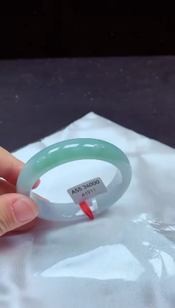 【闪购商品】翡翠手镯未镶嵌镯子55+