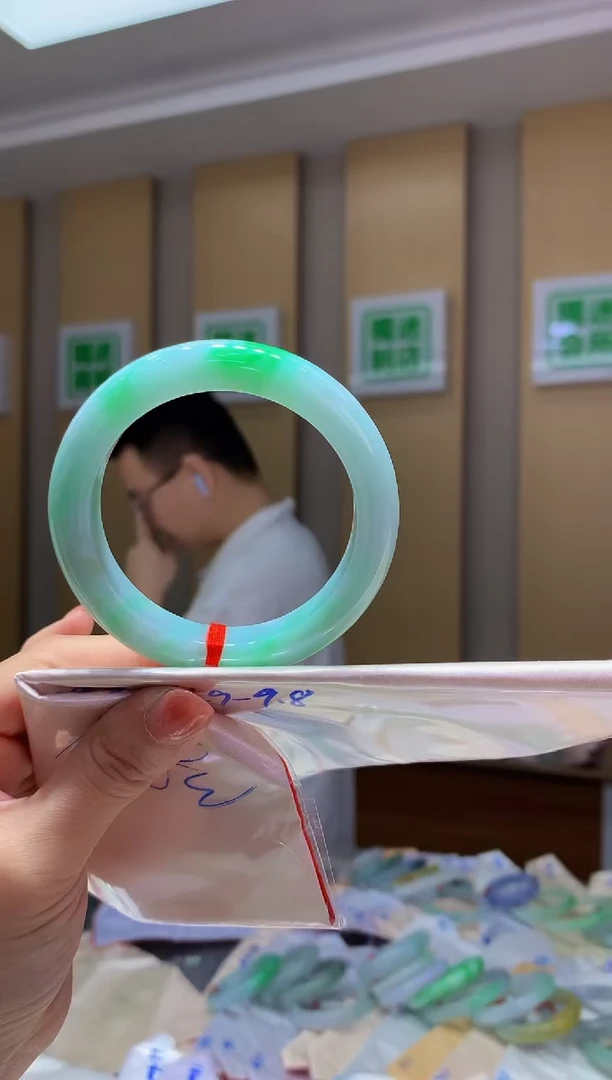 翡翠手镯未镶嵌- C15圈口55.8