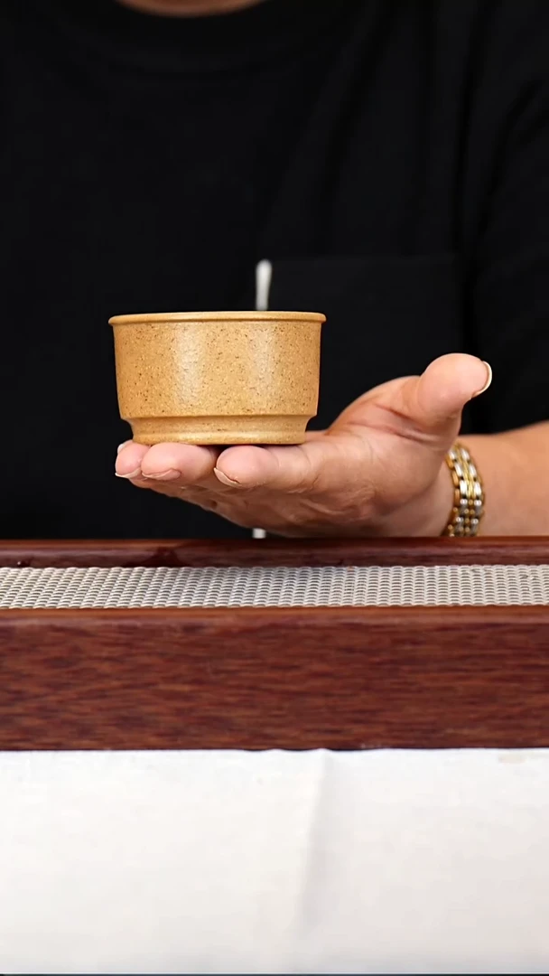 茶壶紫砂宜兴紫砂主人杯黄降坡 德钟120CC  0053