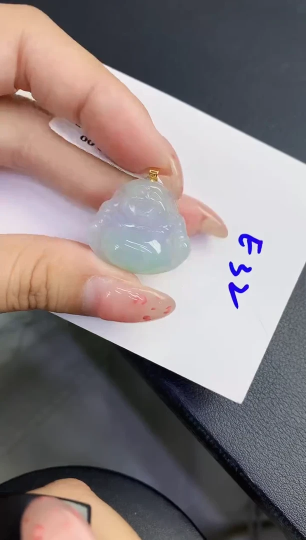 翡翠18K金镶嵌颈饰缅甸天然翡翠A货