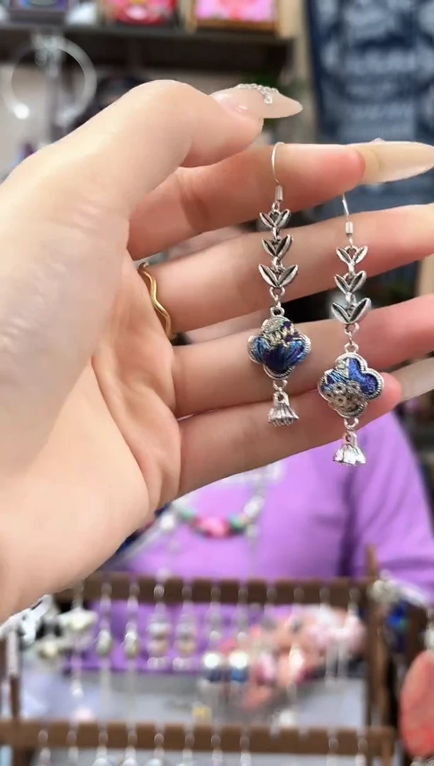 织绣民族风非遗老绣苗银饰品180