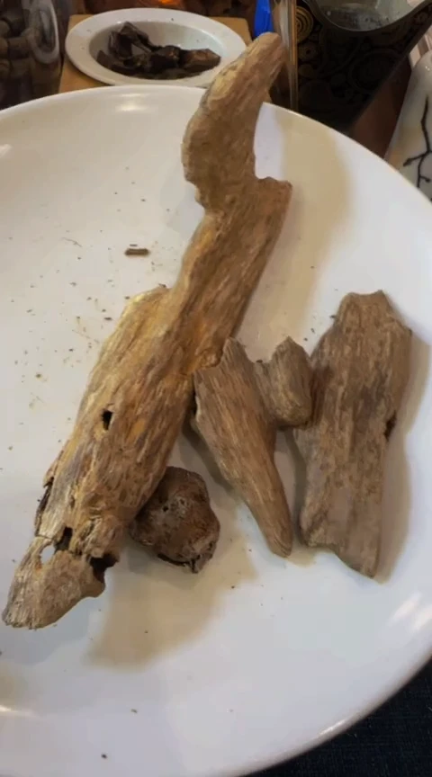 【闪购商品】沉香摆件老房梁红土块料20克