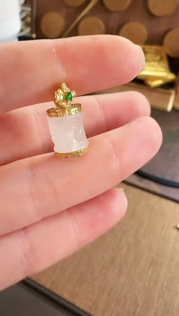 翡翠18K金镶嵌吊坠(不含链)吊坠