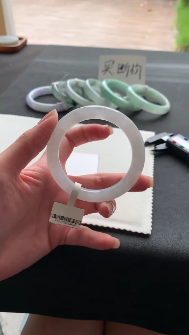 翡翠手镯未镶嵌53.4圆条A7288买断