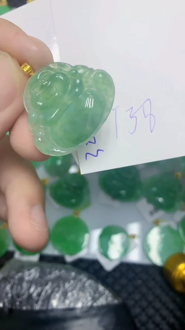 颈饰18K金镶嵌翡翠缅甸A货翡翠