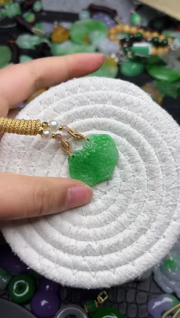 颈饰未镶嵌翡翠缅甸翡翠吊坠