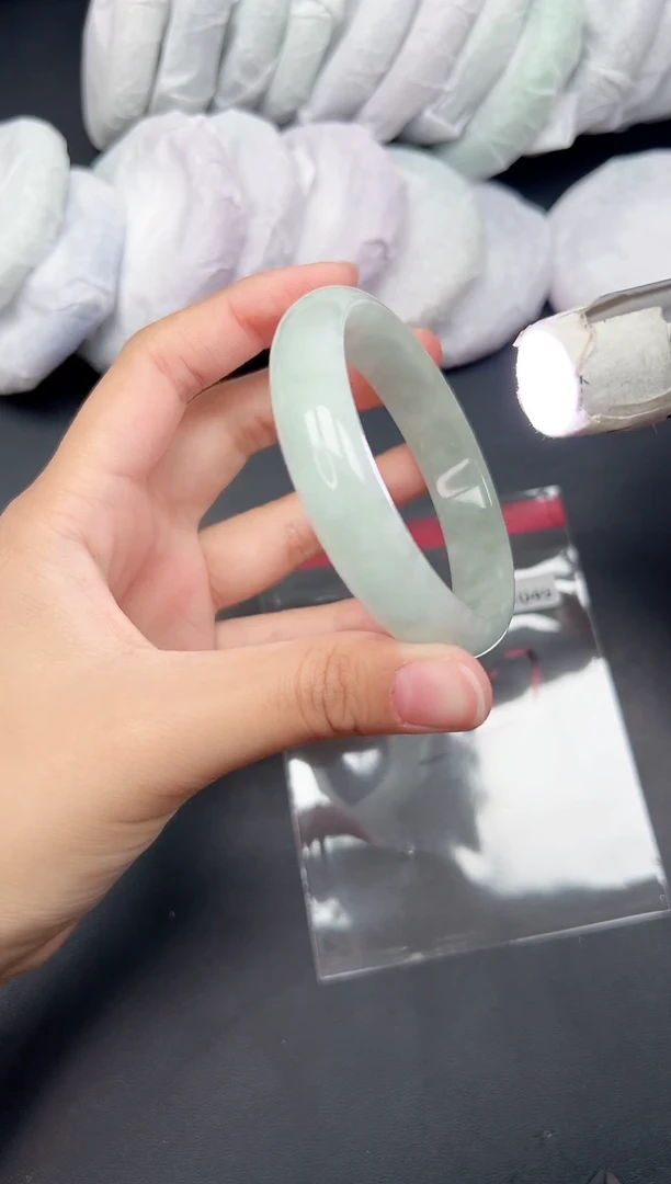 精品手镯，一物一拍P049