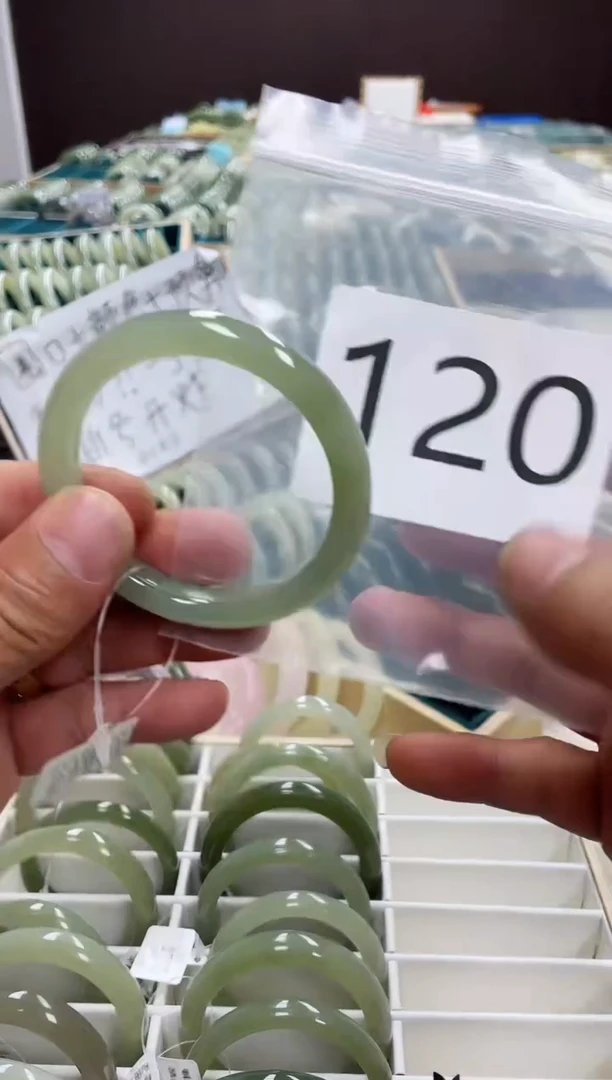 和田玉手镯未镶嵌和田玉手镯 56圈口 120号