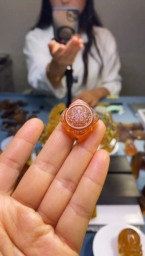 【闪购商品】琥珀颈饰未镶嵌SN12-12（四方来财）背云/手机挂