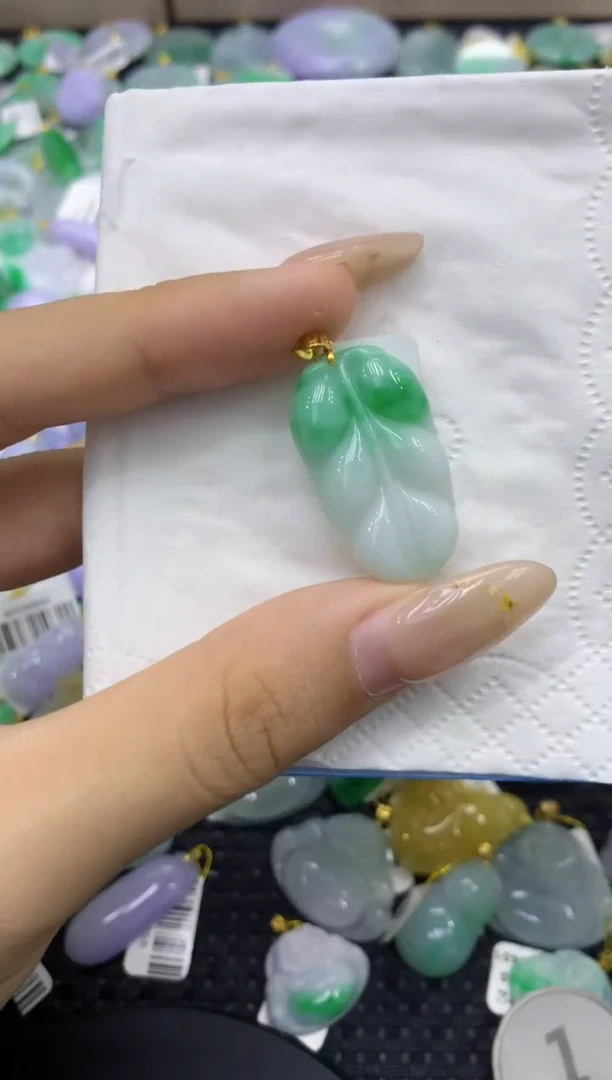 颈饰18K金镶嵌翡翠天然缅甸翡翠A货