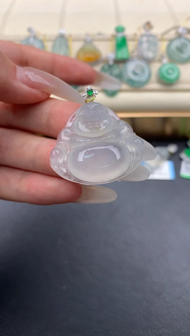 翡翠18K金镶嵌颈饰F325