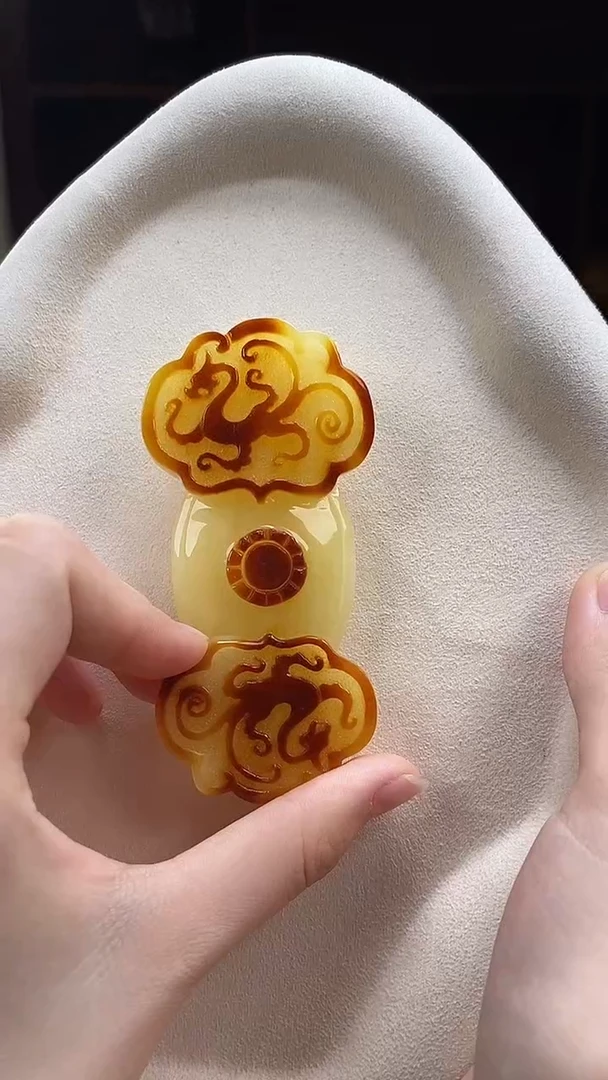 琥珀颈饰未镶嵌吊坠