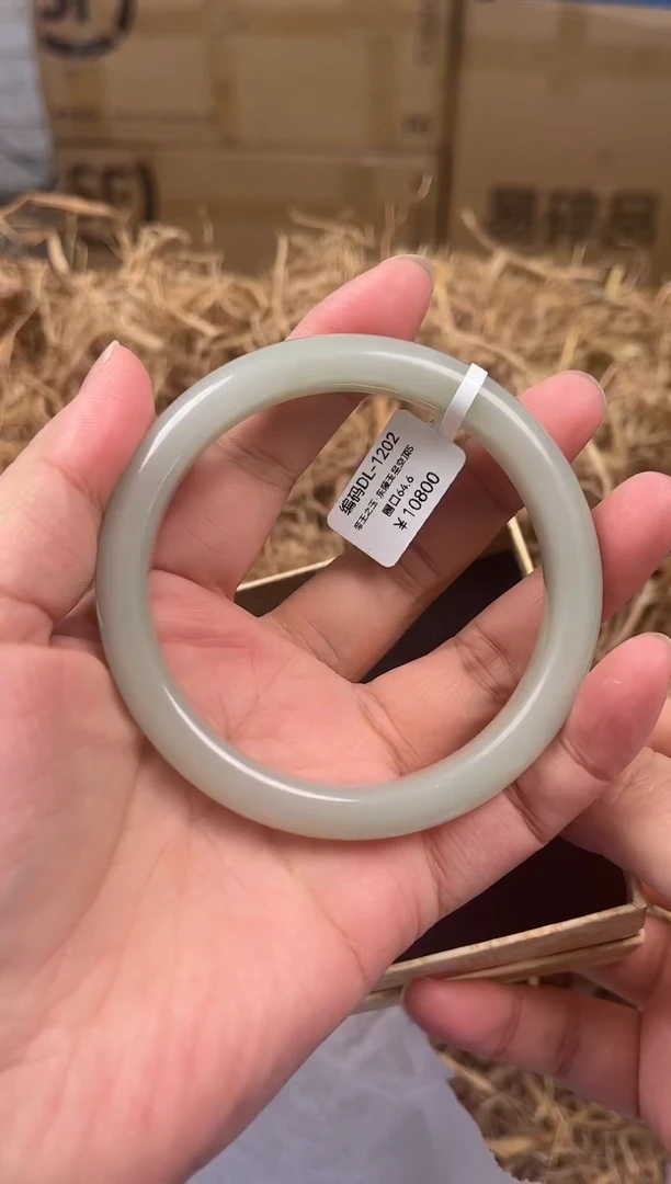 未镶嵌手镯石英质玉编码DL1202