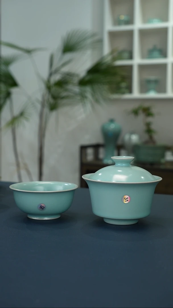 瓷片31号天蓝釉马蹄两才盖碗精品加92号天蓝小宫杯精品     洁