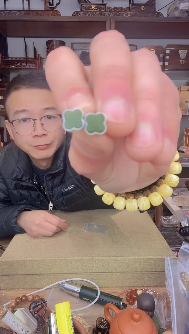 【闪购商品】乌木类书架845碧四叶草耳钉