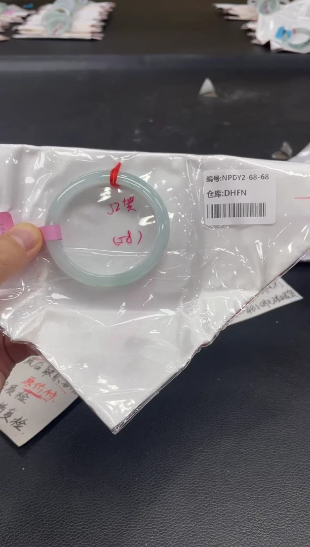 未镶嵌手镯翡翠翡翠手镯