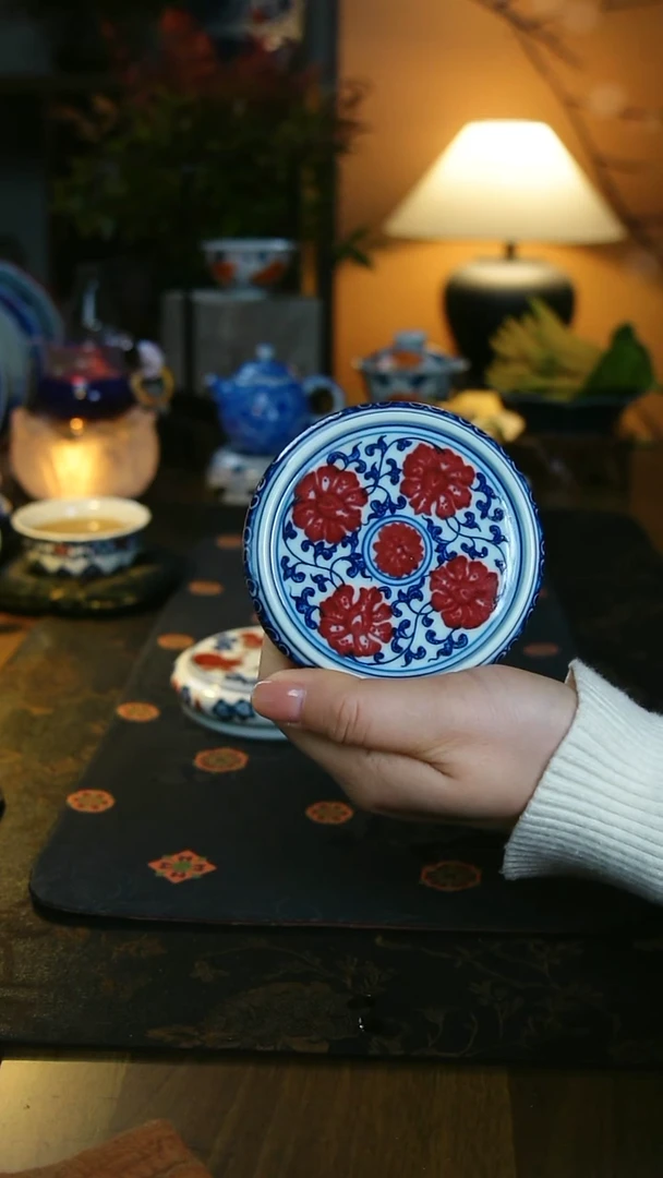 缠枝牡丹花  釉里红盖置