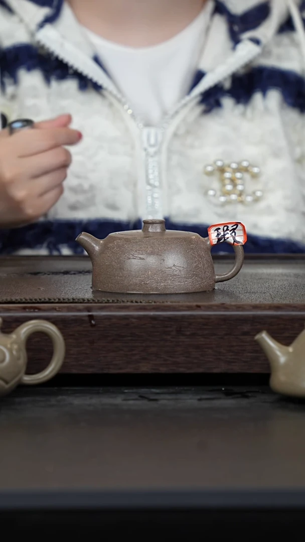 【闪购商品】紫砂茶壶微瑕蟹壳青刻绘井栏