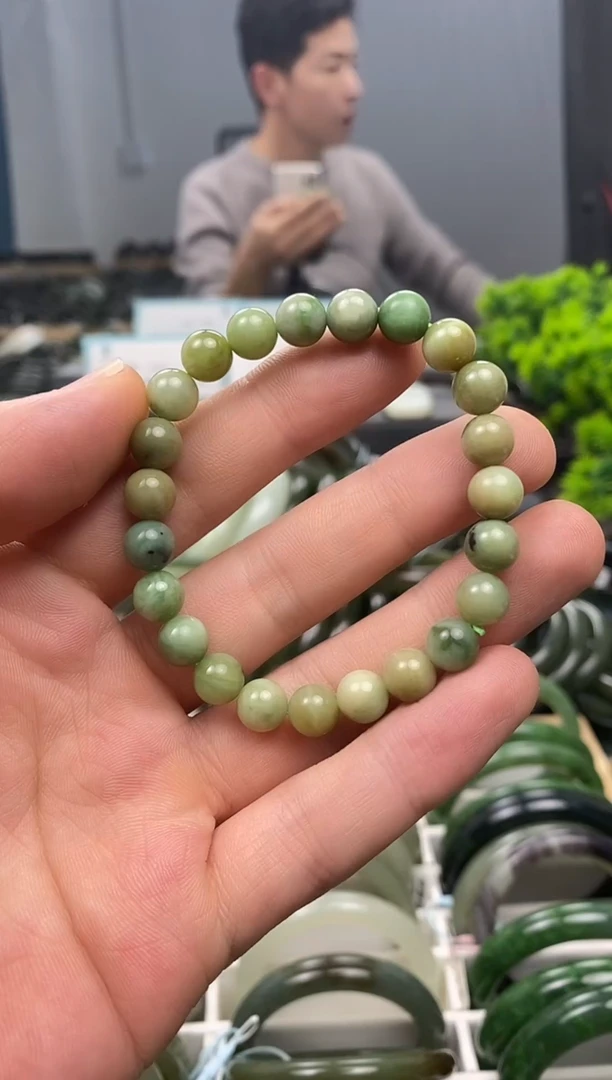 未镶嵌手镯和田玉8mm