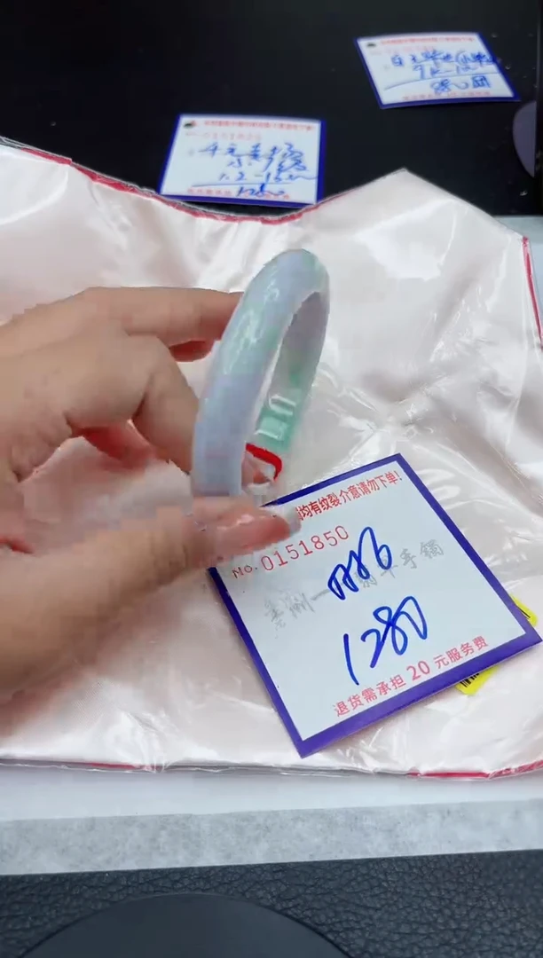 翡翠手镯未镶嵌1111111111111