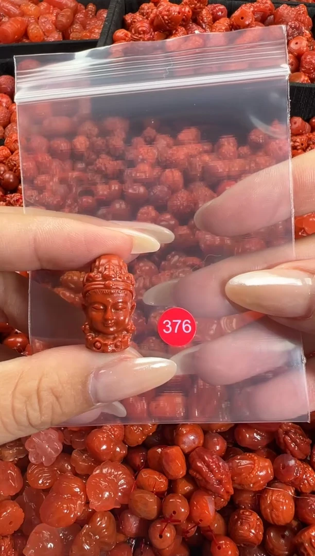 颈饰未镶嵌南红玛瑙1