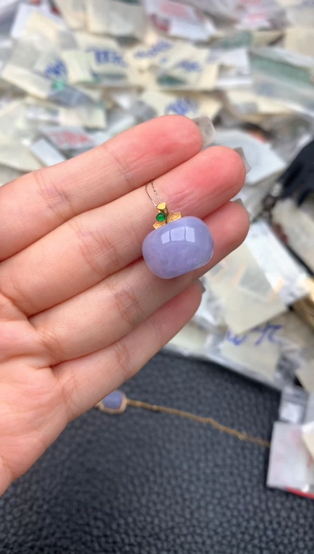 18K金镶嵌挂件翡翠—