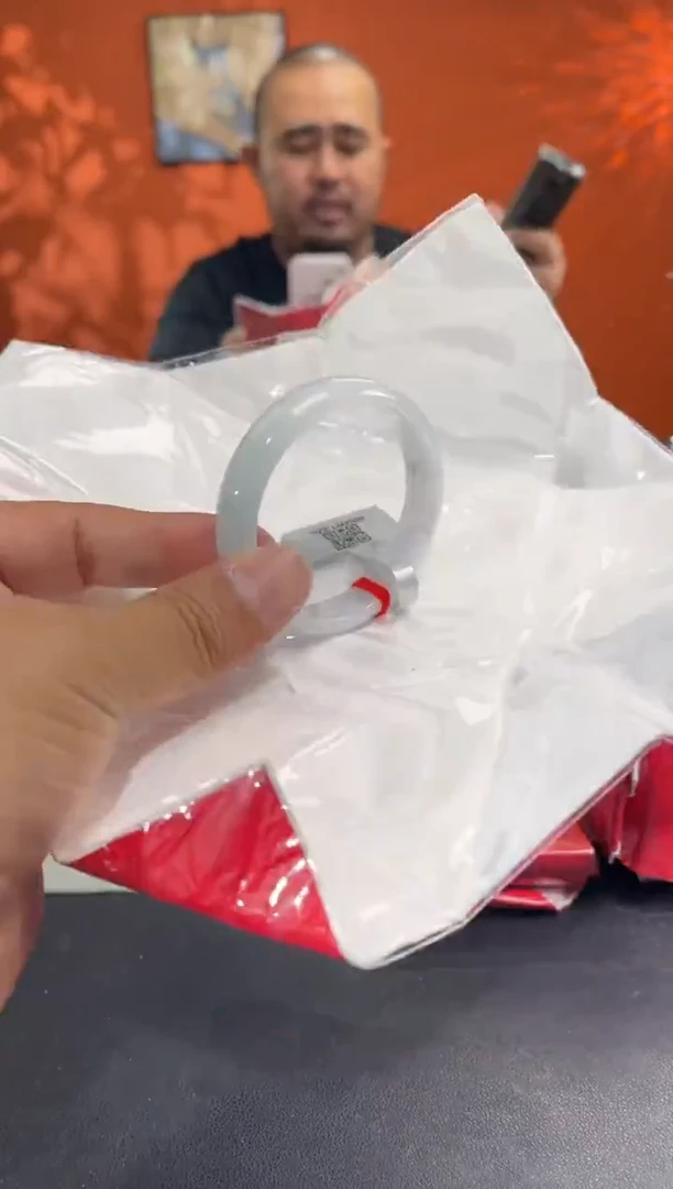 未镶嵌手镯翡翠翡翠手镯（微瑕）