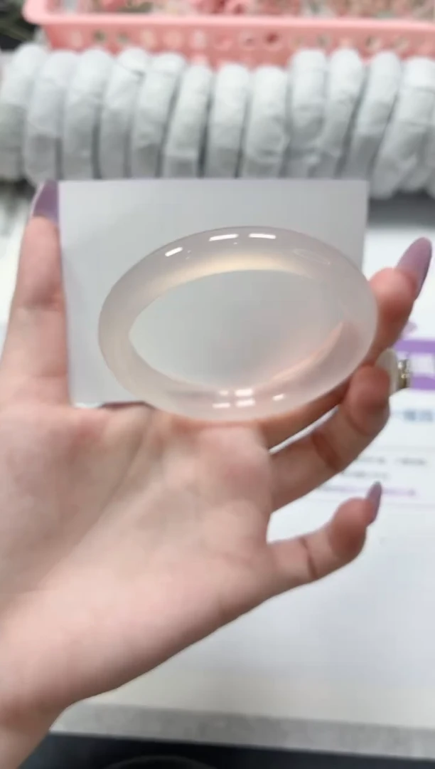 石英质玉手镯未镶嵌236-55.1荔枝