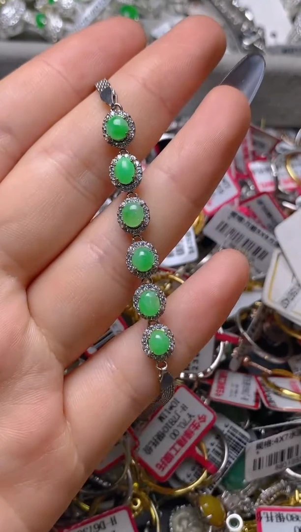 银S925镶嵌戒指翡翠百内无证书