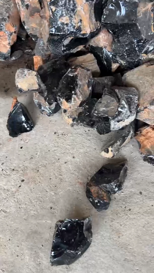 未镶嵌黑曜岩珠宝奇石天然黑曜石多样性发一公斤