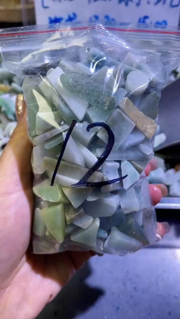 翡翠未镶嵌颈饰天然翡翠小号500克12