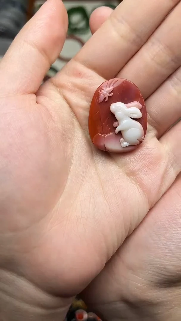 未镶嵌颈饰南红玛瑙兔子06