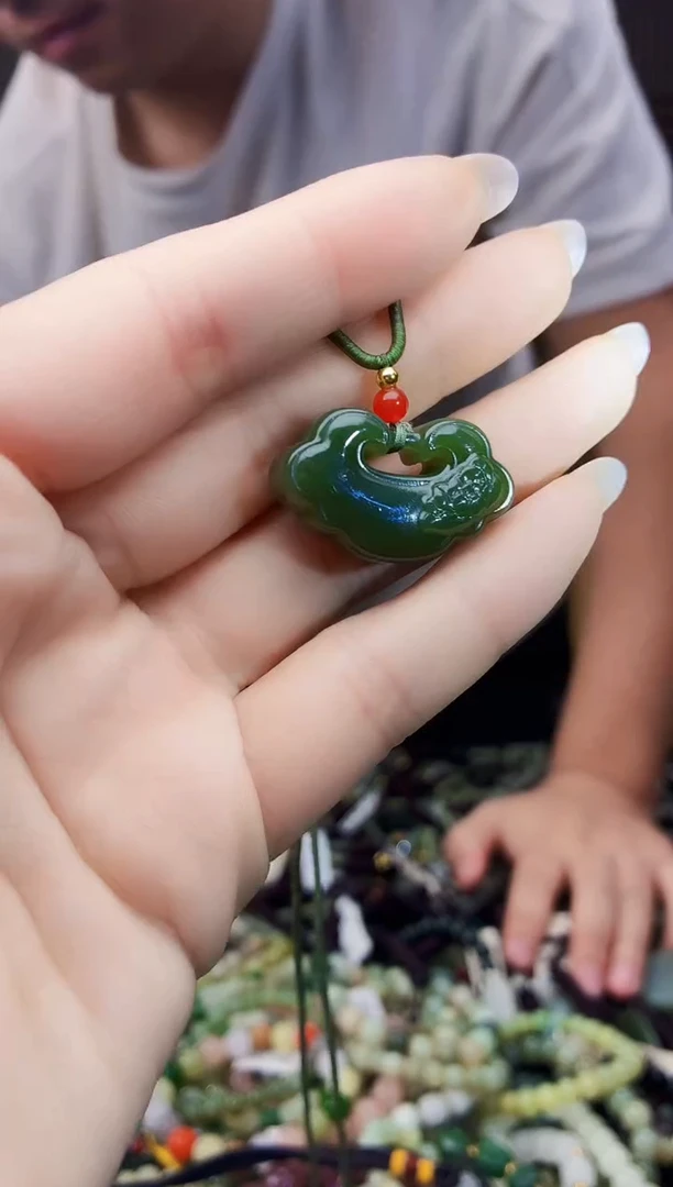 颈饰未镶嵌和田玉多样性发货，拍一发一