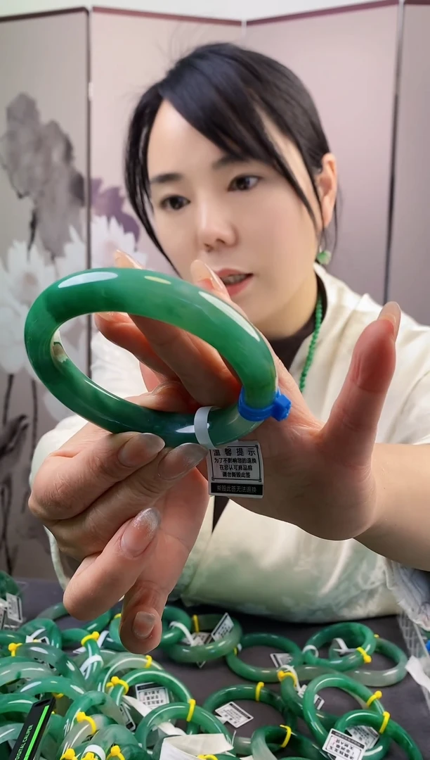 【闪购商品】石英质玉手镯未镶嵌07