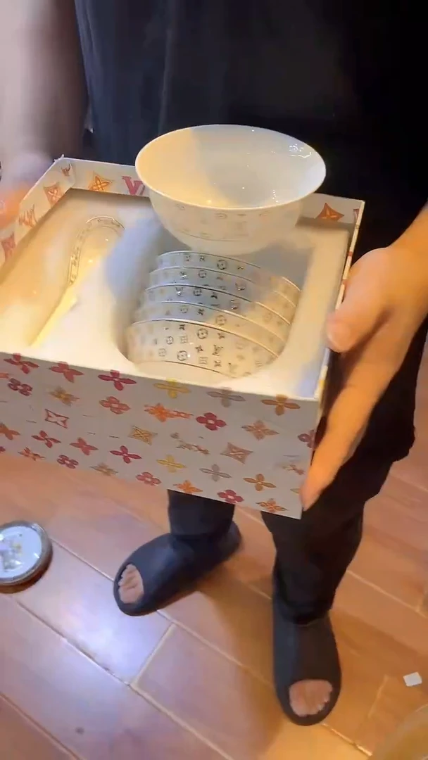 杯鸿辉家品牌瓷器，京东包邮！