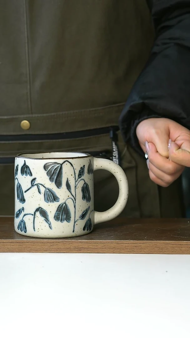 【闪购商品】陶瓷粗陶手绘铃兰花马克杯420ml@4-2@