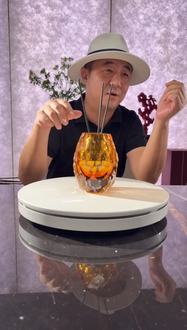 摆件金色凹面小香薰瓶