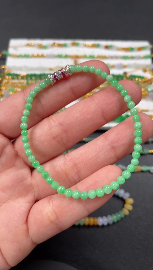 未镶嵌手串翡翠一条  P426