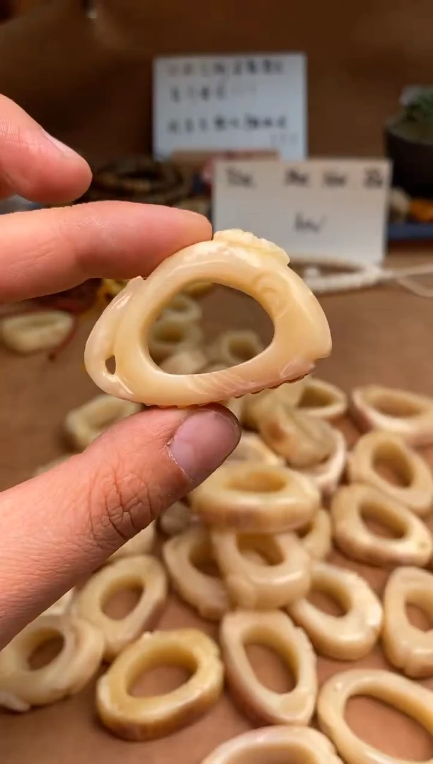 【闪购商品】驼骨其他P805-驼骨鲸鱼跑环-有棕裂