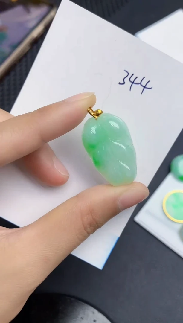 【闪购商品】翡翠颈饰18K金镶嵌000000000