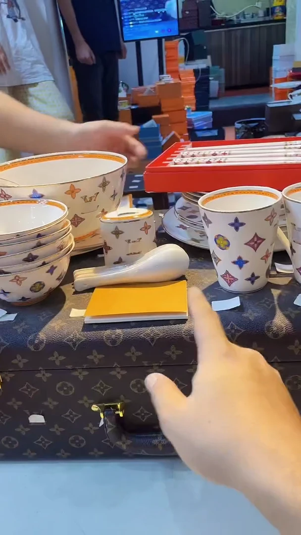 杯鸿辉家品牌瓷器，京东包邮！
