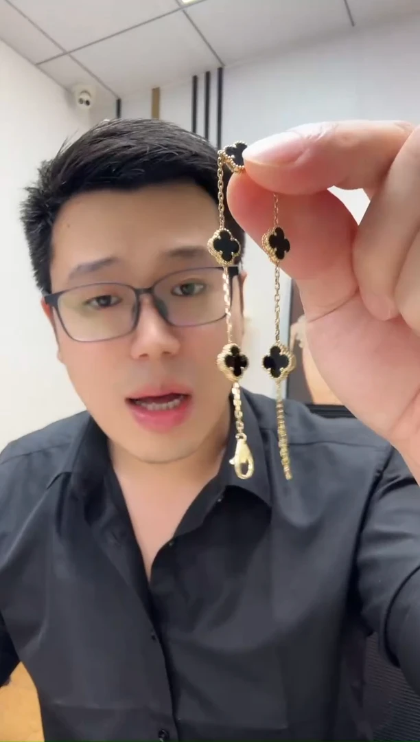 18K金镶嵌手链玛瑙/玉髓黑色k黄，小号五花手链