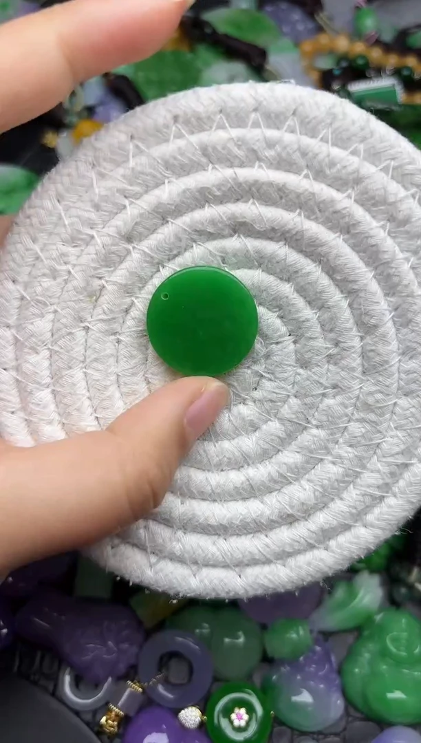 颈饰未镶嵌翡翠缅甸翡翠吊坠