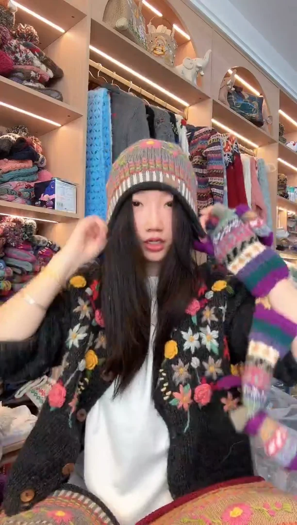 羊毛美利奴黑灰色彼岸花卷边