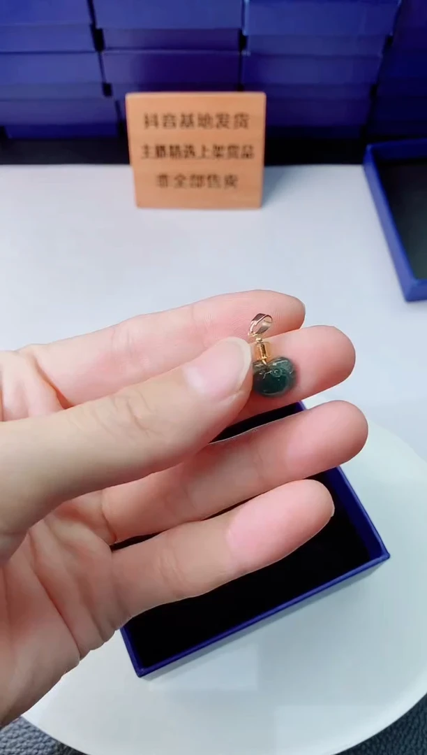 翡翠未镶嵌颈饰11111111