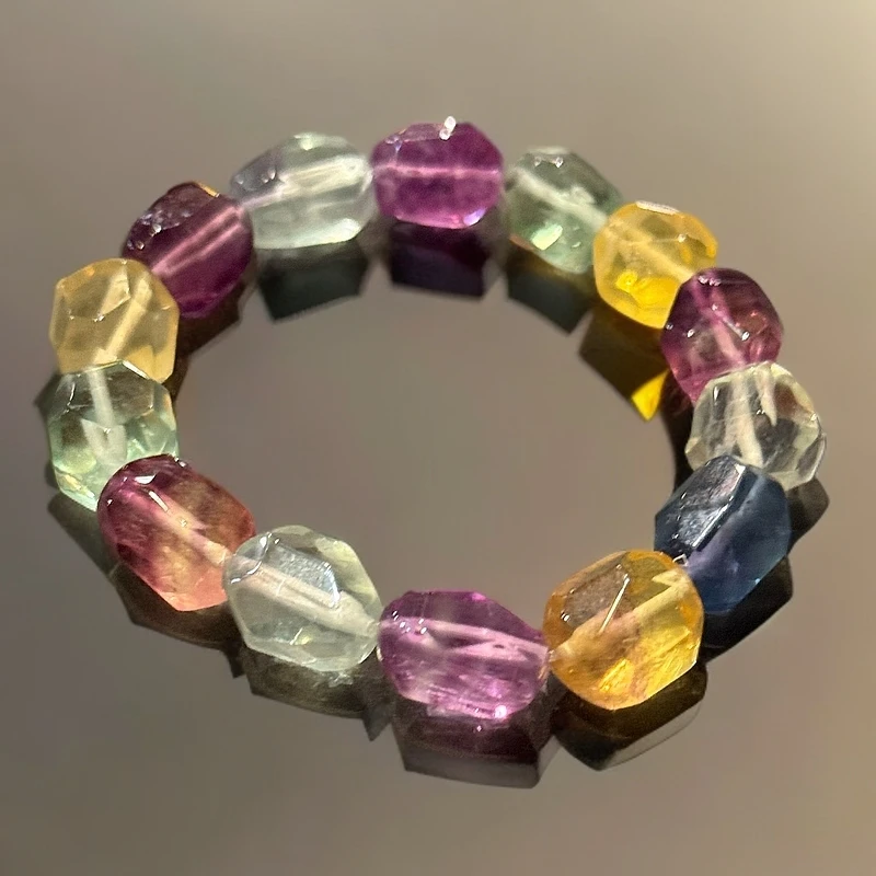 精美彩莹石手串串