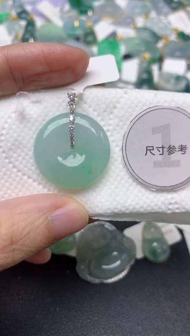 颈饰18K金镶嵌翡翠天然缅甸A货翡翠