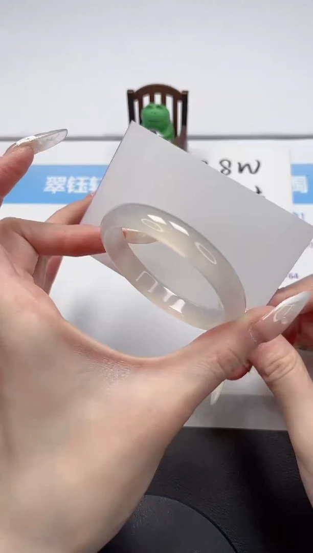 【闪购商品】石英质玉手镯未镶嵌V148-54.8