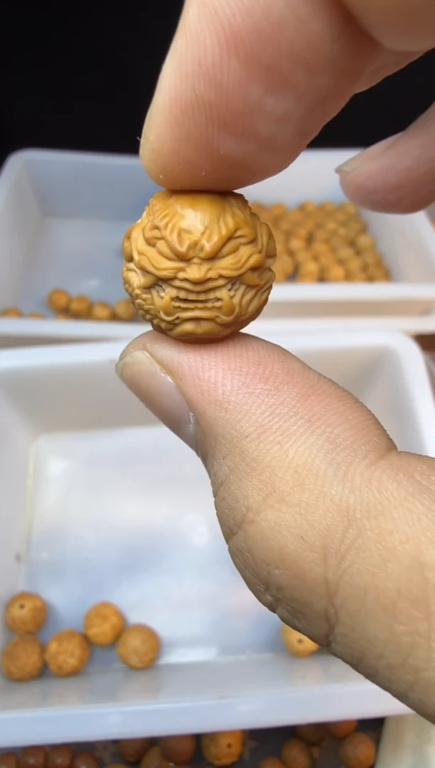 吊坠猴头核桃龙僧