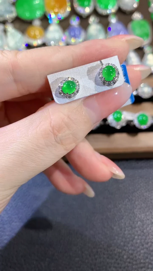 18K金镶嵌翡翠耳饰A112